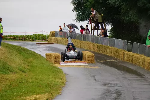 image de la course de caisses à savon